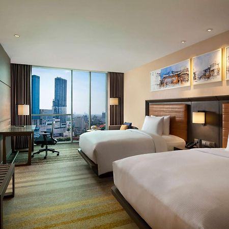 Doubletree By Hilton Surabaya Hotel Exterior photo