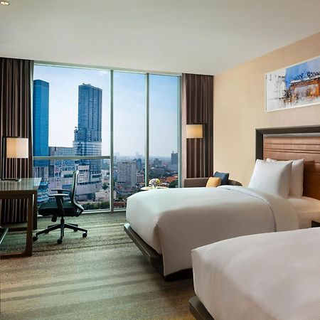 Doubletree By Hilton Surabaya Hotel Exterior photo