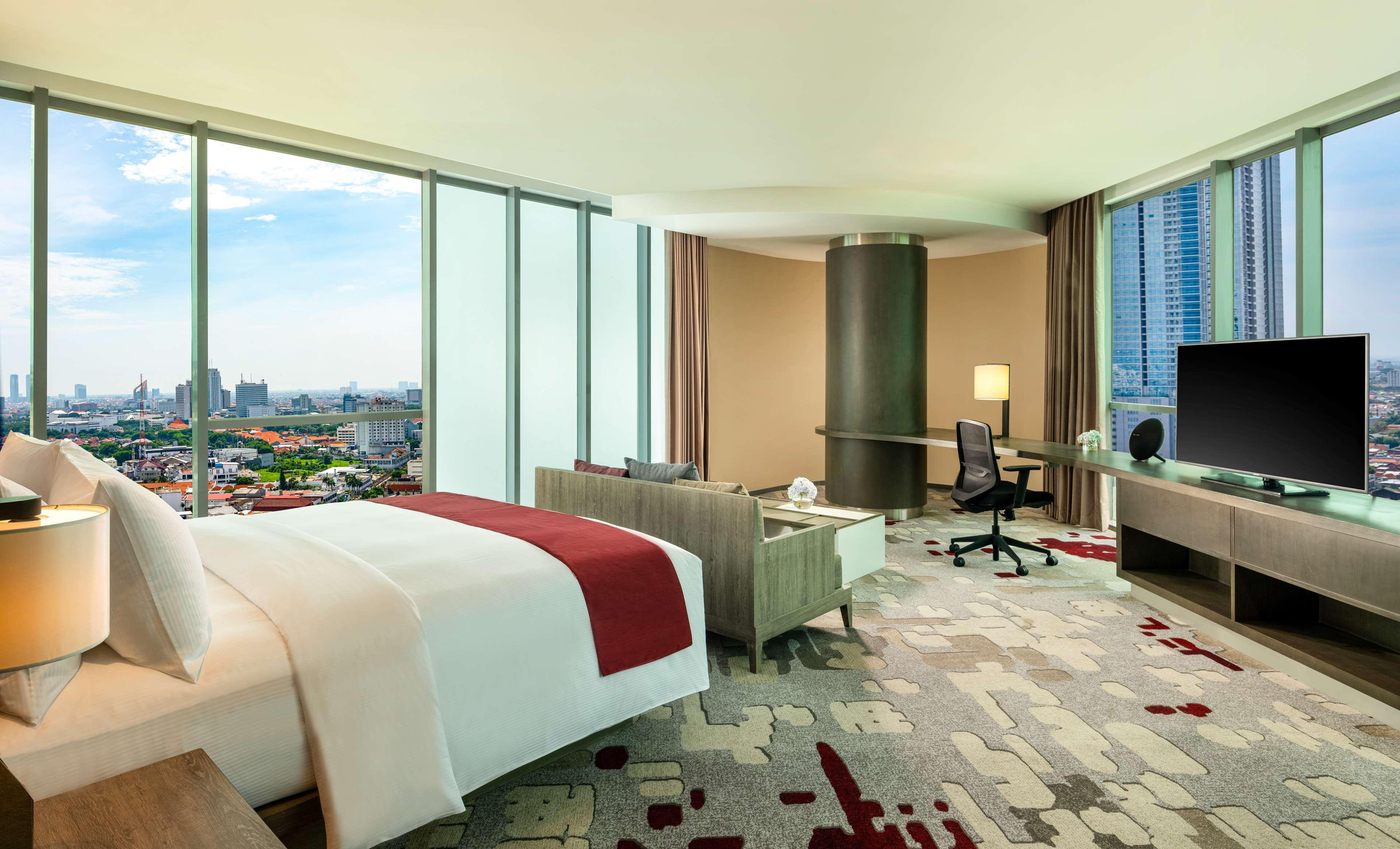 Doubletree By Hilton Surabaya Hotel Exterior photo