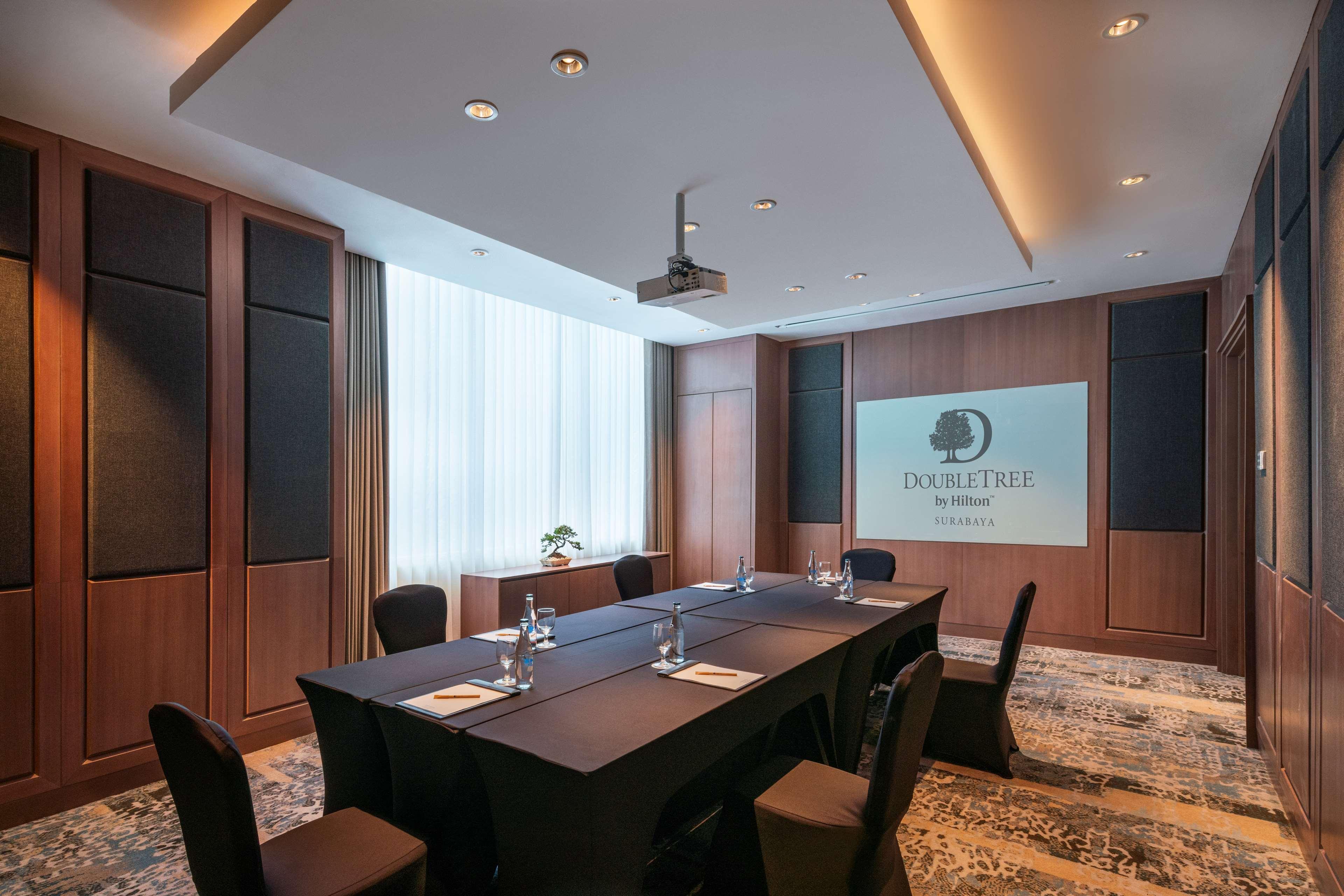 Doubletree By Hilton Surabaya Hotel Exterior photo