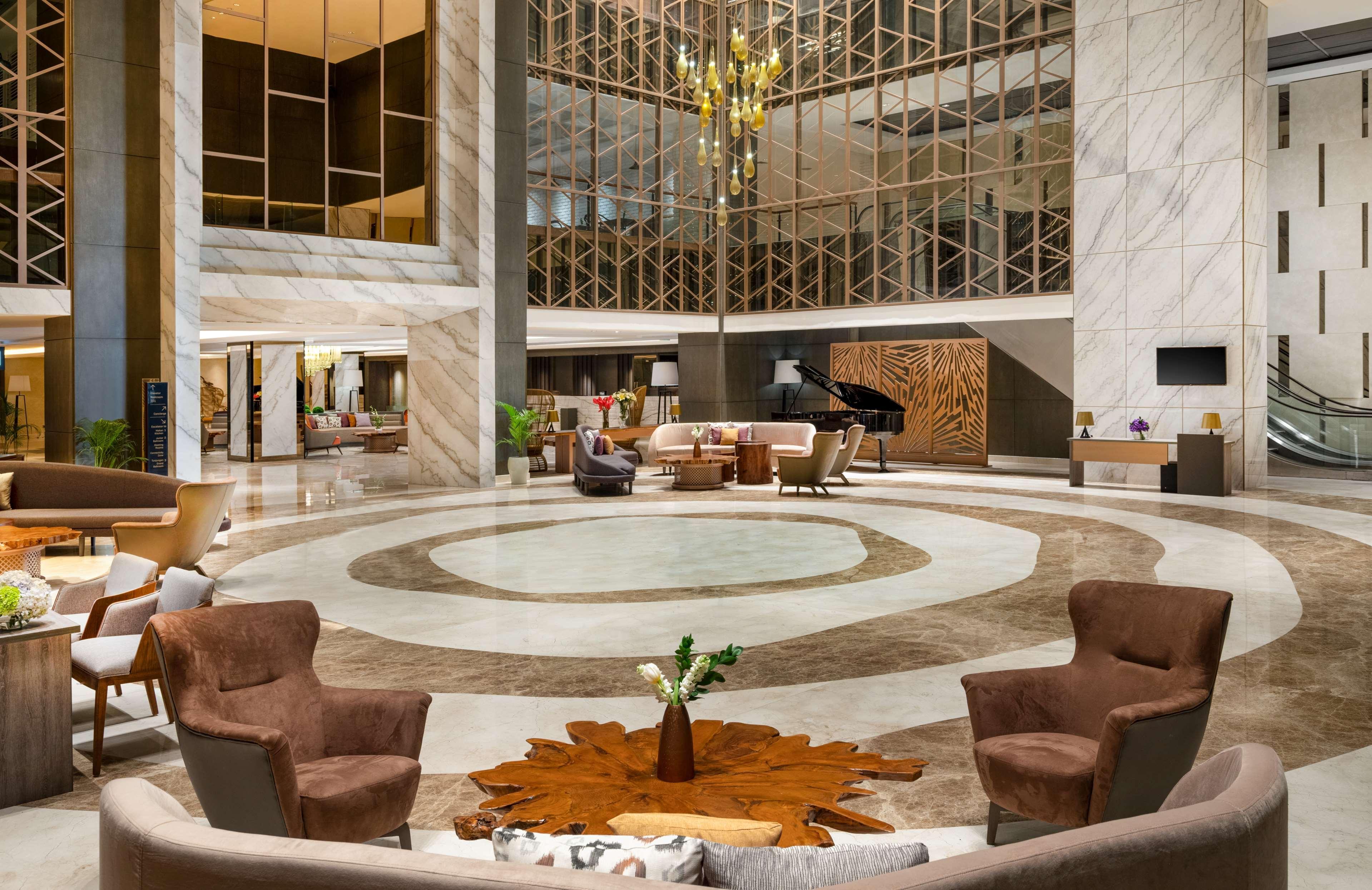 Doubletree By Hilton Surabaya Hotel Exterior photo