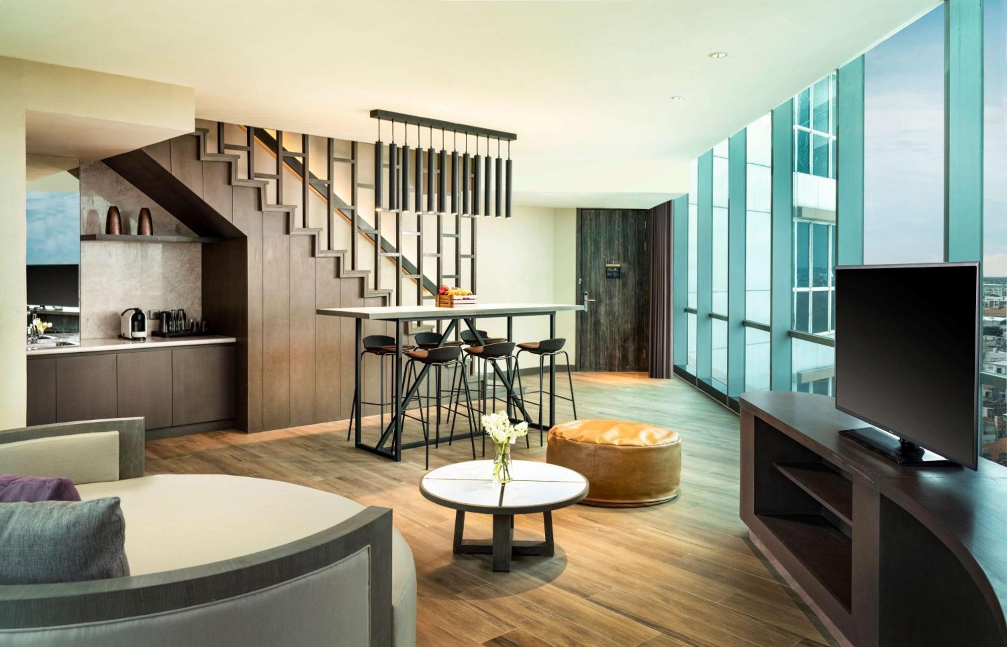 Doubletree By Hilton Surabaya Hotel Exterior photo