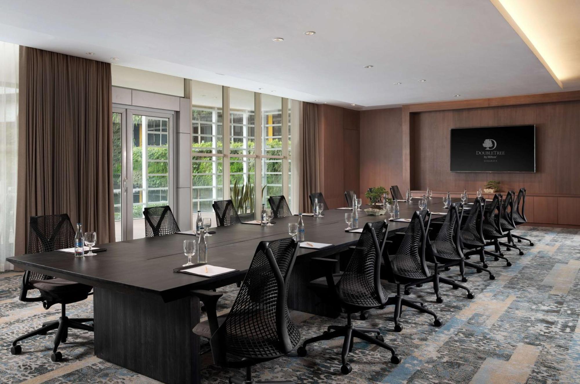 Doubletree By Hilton Surabaya Hotel Exterior photo