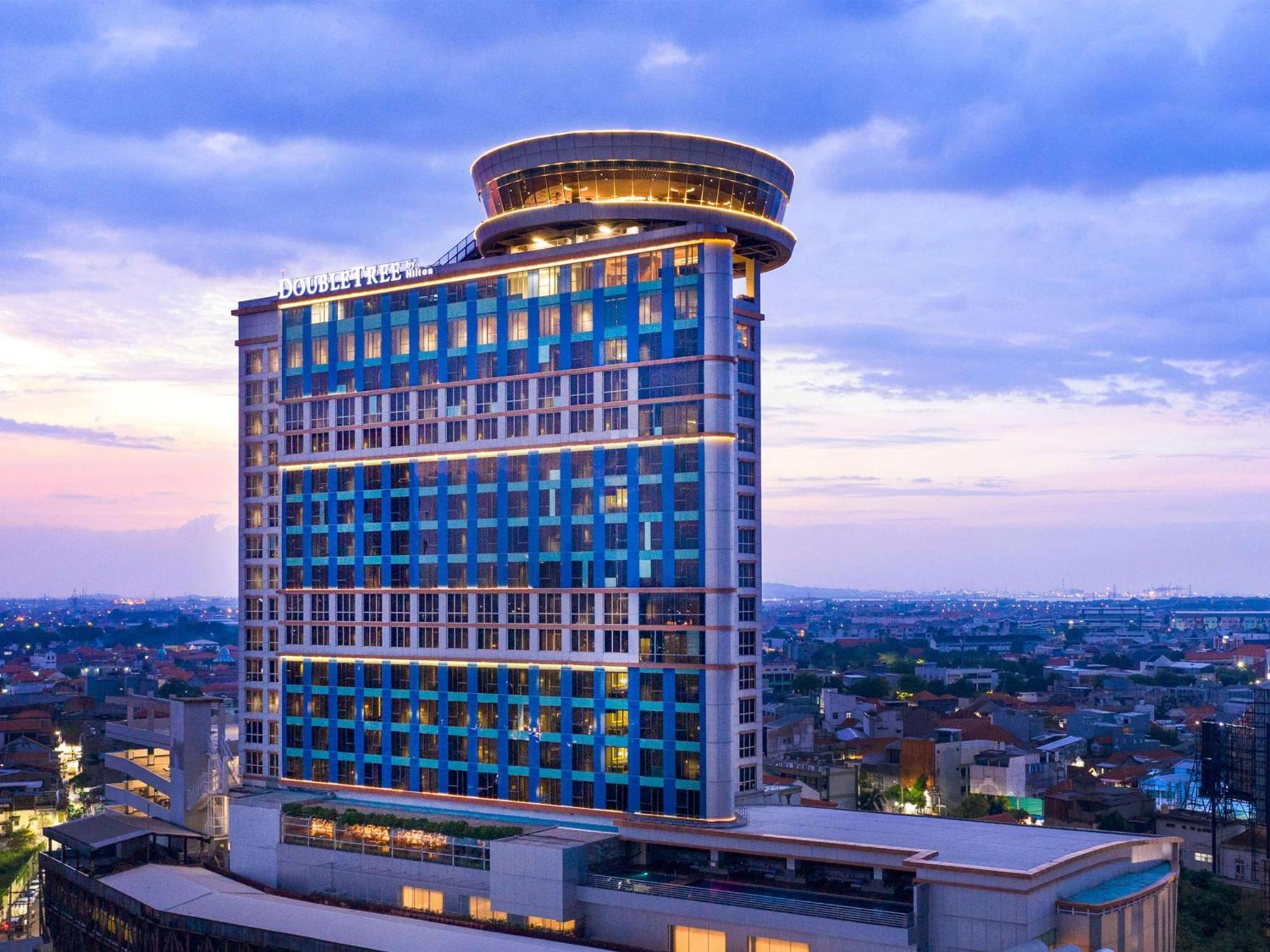 Doubletree By Hilton Surabaya Hotel Exterior photo